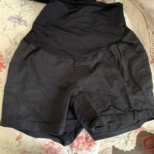 Very comfy black maternity shorts
